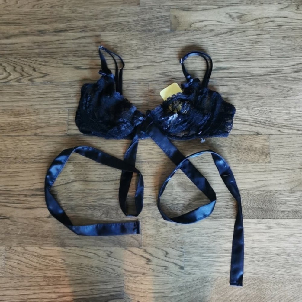 Vintage Bra Black Lace Long Satin Straps Medium New
